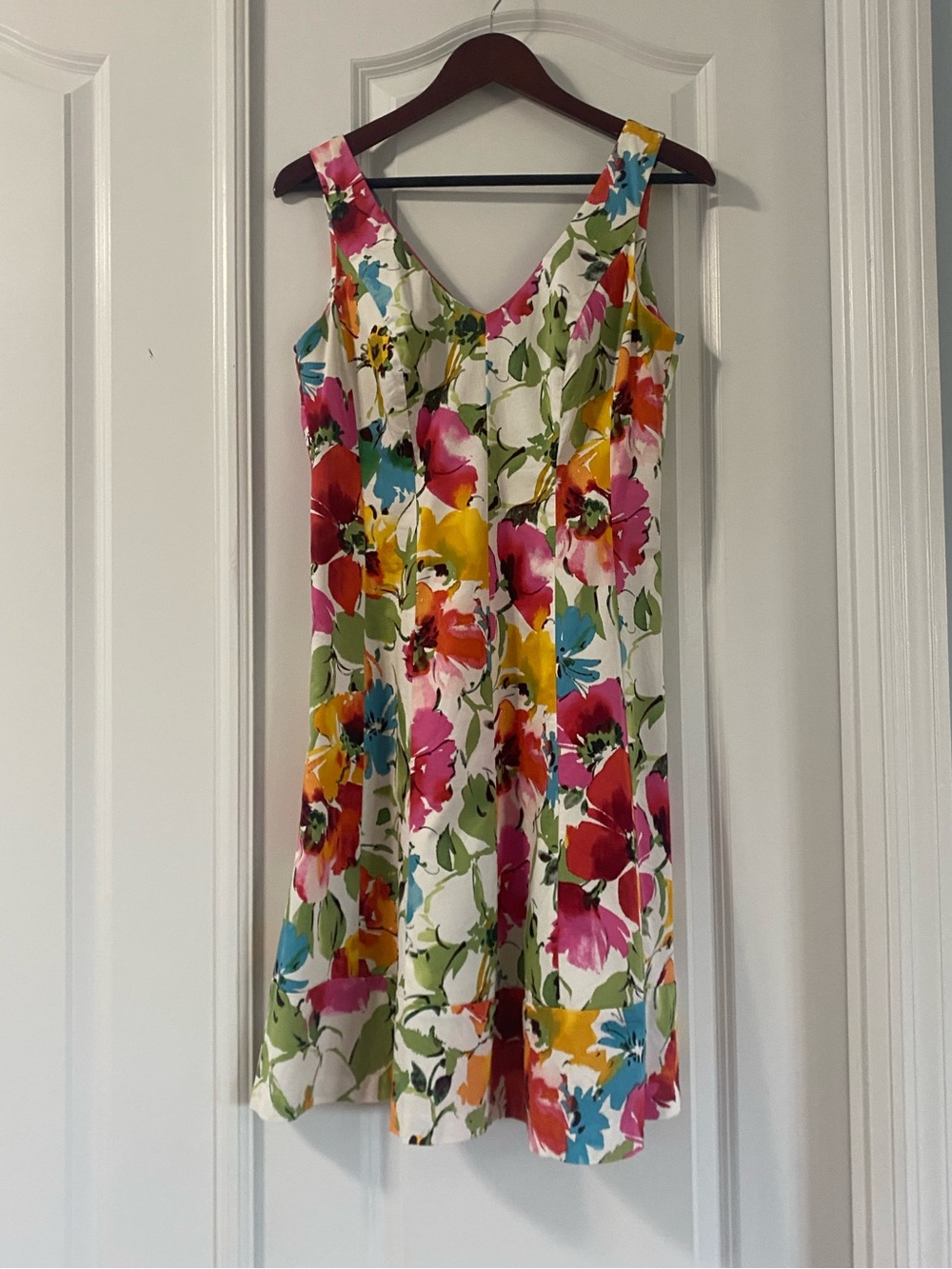 Lauren Ralph Lauren: Floral V-Neck Summer Dress - White with Multicolor Bloom